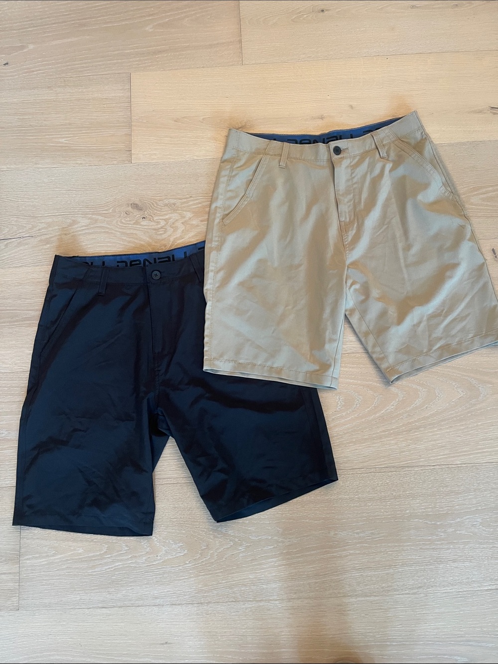 2 pairs of men’s Denali golf shorts